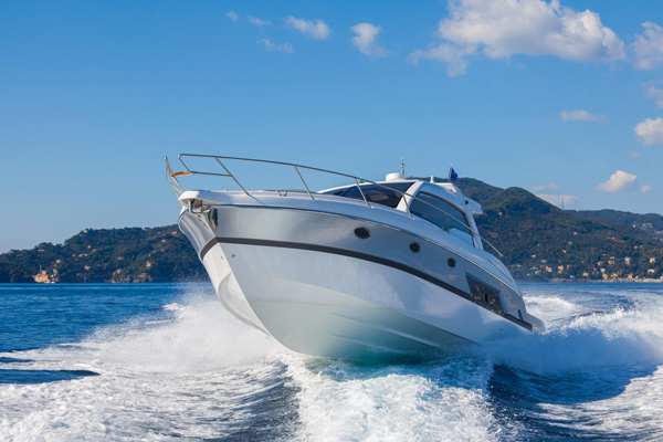 boat_yacht_charter_02